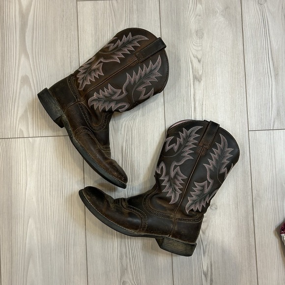 Ariat Women's Heritage Stockman Sassy Performance Boots | Round Toe | Size 7.5 - Picture 3 of 9